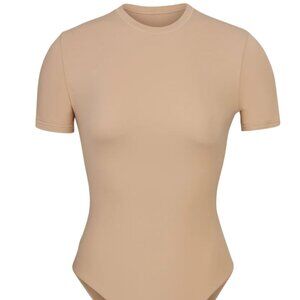 SKIMS Fits everybody bodysuit in clay NWT